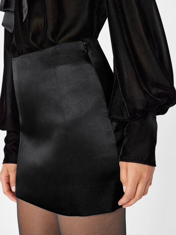 FRAME Seamed Satin Mini Skirt in Noir